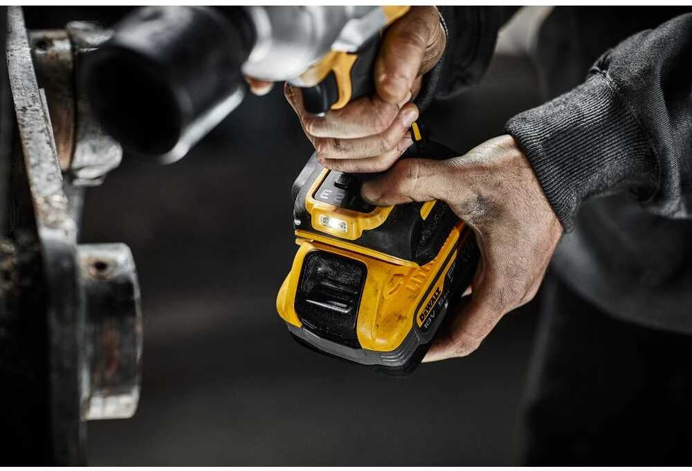 Smūginis veržliasūkis DeWalt DCF961H2G-QW; 18 V; 1/2''; 2x5,0 Ah akum.