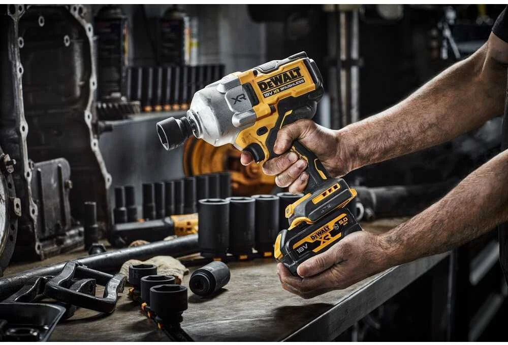 Smūginis veržliasūkis DeWalt DCF961H2G-QW; 18 V; 1/2''; 2x5,0 Ah akum.
