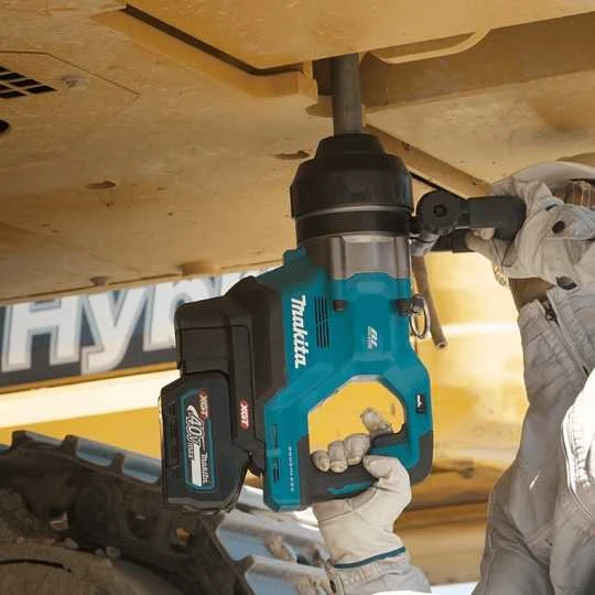 Makita TW010GZ Akumuliatorinis smūginis veržliasukis 40V XGT, 1" ilgas, 3150Nm, BL-M, be akumuliatorių ir kroviklio!