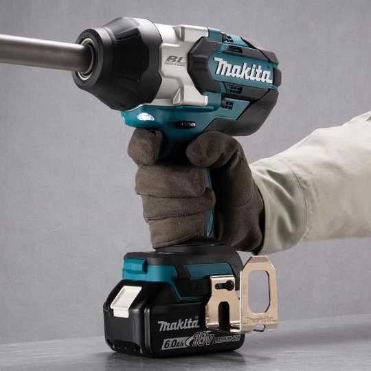 Makita DTW1005Z Akumuliatorinis smūginis veržliasukis 18V, 1360 Nm, 3/4" ilgas, LED, BL-M, Be akumuliatorių ir kroviklio!