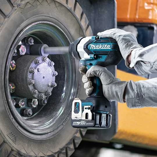 Makita DTW1005Z Akumuliatorinis smūginis veržliasukis 18V, 1360 Nm, 3/4" ilgas, LED, BL-M, Be akumuliatorių ir kroviklio!