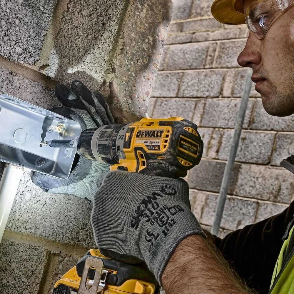 Įrankių rinkinys DeWalt DCK329P2T-QW (DCD796 + DCG405 + DCS335); 18 V; 2x5,0 Ah akum.