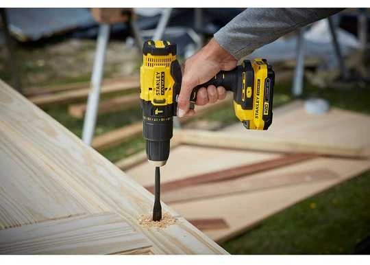 Įrankių rinkinys Stanley SFMCK210D1-QW (SFMCD711+SFMCL020); 18 V; 1x2,0 Ah akum.
