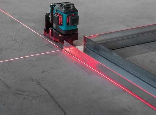 Makita Akumuliatorinis 360° CXT® lazerinis nivelyras SK700D 12Vmax • Raudono spindulio • 25 m