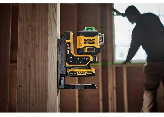 DEWALT DCLE34035B 18V XR 3x360 belaidis lazerinis nivelyras su nuotolinio valdymo pulteliu