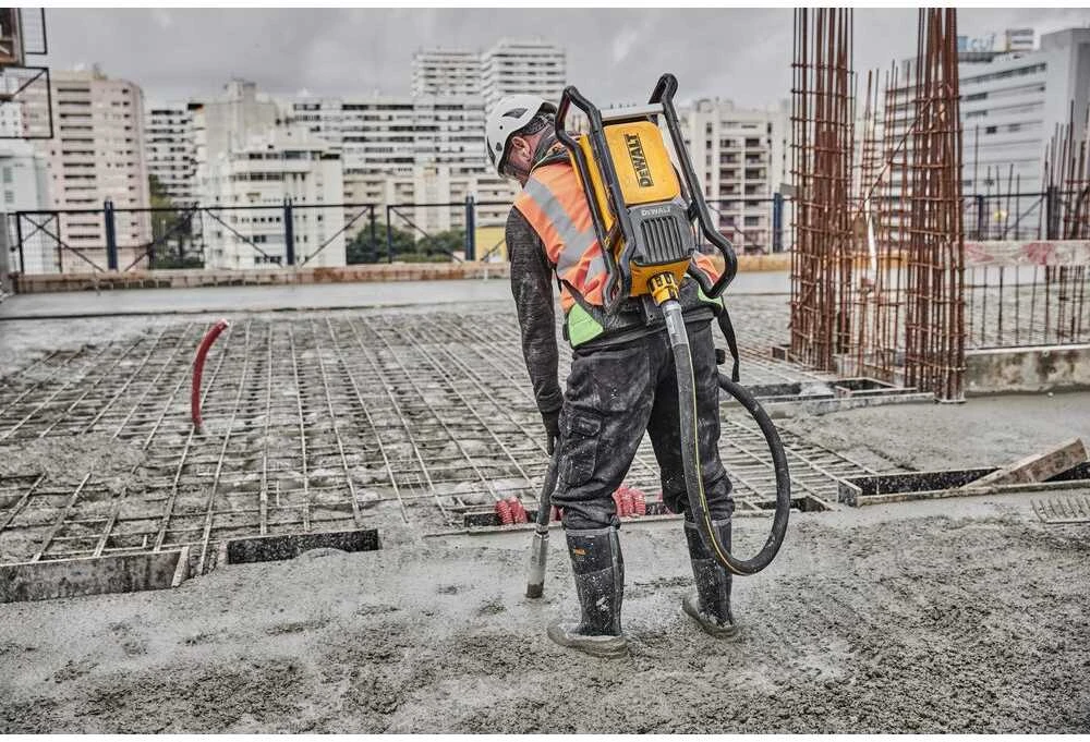 Belaidis kuprinės betoninis vibratorius, POWERSHIFT 554 Wh, 54V, DeWalt [DCPS310N-XJ]