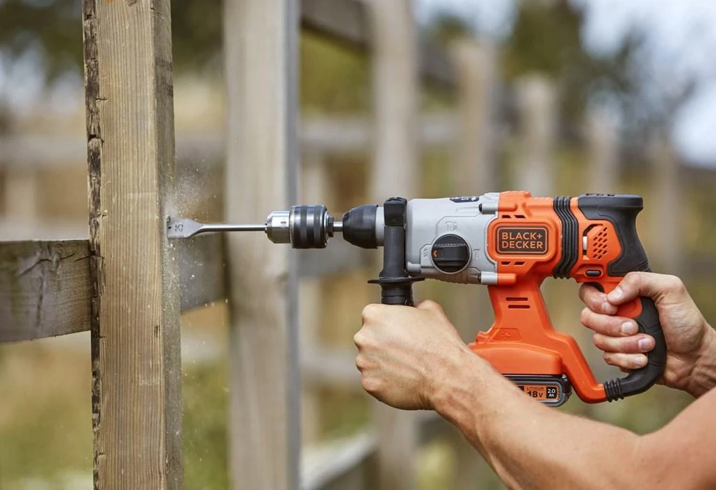 Black & Decker Juodas & Decker Perforatorius Juodas & Decker BCD900B-XJ; 1,2 J; SDS-plus; 18 V (be akumuliatoriaus ir pakrovėjo)