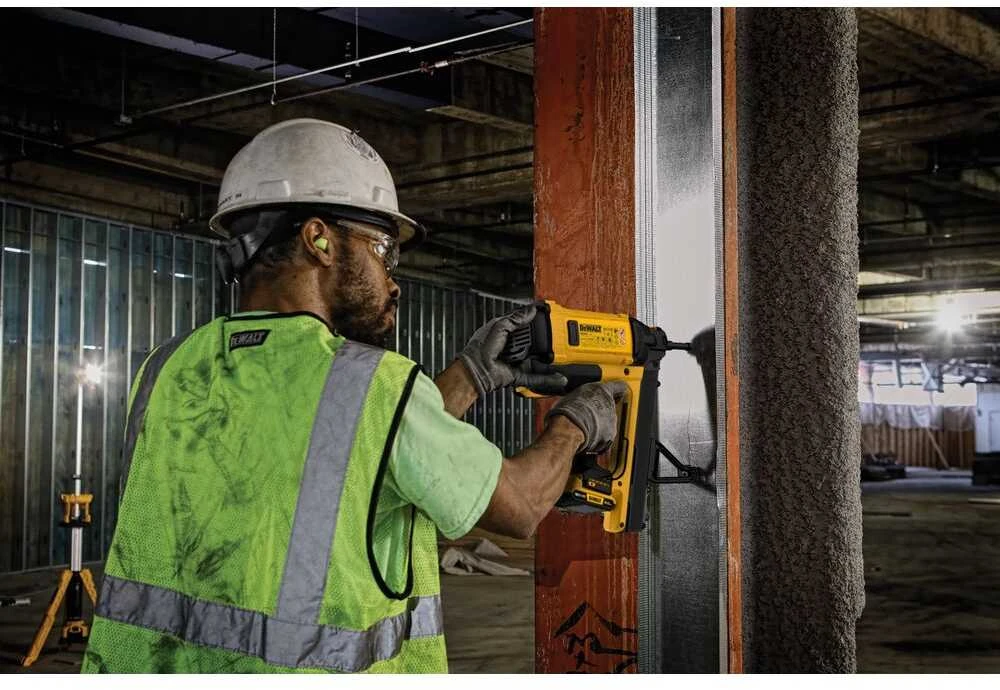 Akumuliatorinis viniakalis DeWalt DGN845D1-QW; 18 V; 1x2,0 Ah akum.