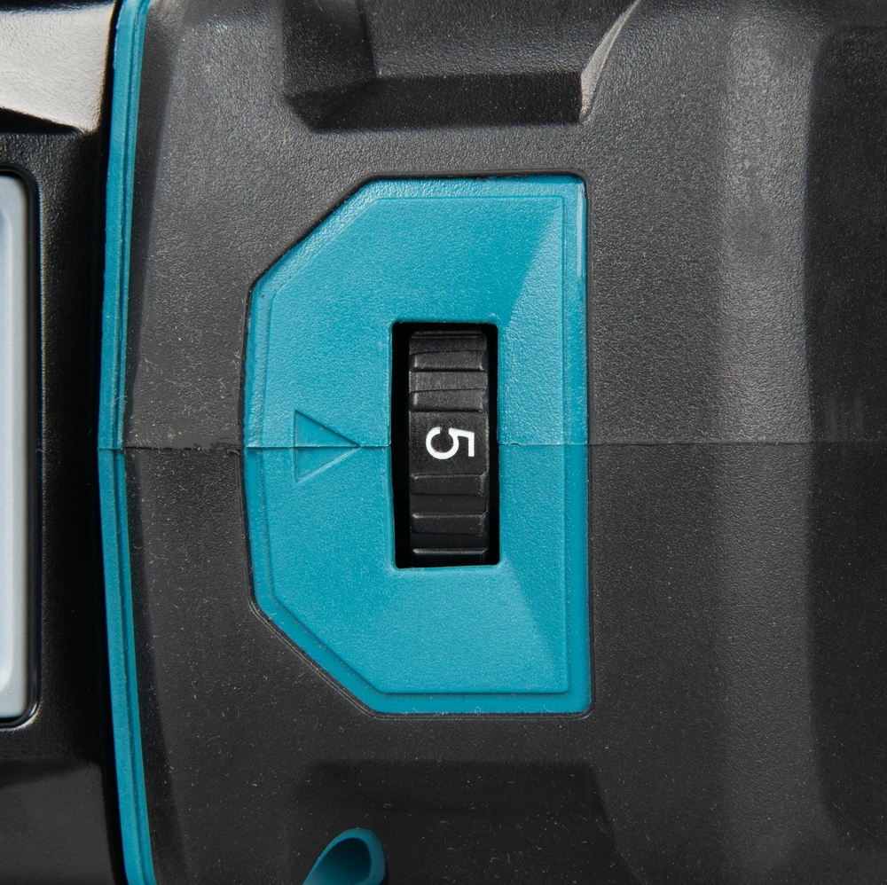 Makita akumuliatorinis XGT® kampinis šlifuoklis su plokščiu reduktoriaus korpusu (GA055GZ01)