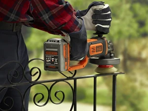 Black & Decker Juodas & Decker Juodas & Decker Juodas & Decker akumuliatorinis kampinis šlifuoklis BCG720M1 - 18Volt