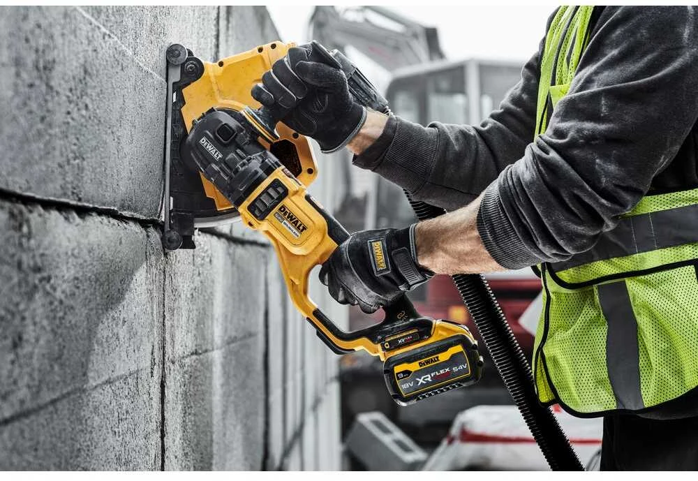 DEWALT KAMPINIS ŠLIFUOKLIS 230mm 54V FV DCG460NK LAGAMINAS