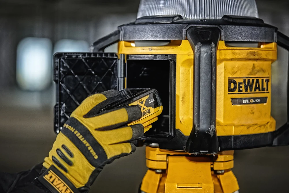 DeWALT prožektorius DCL074 18V be akumuliatoriaus ir kroviklio
