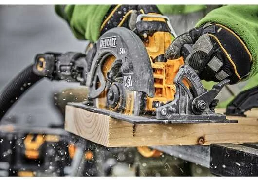 Akumuliatorinis diskinis pjūklas DeWalt FlexVolt DCS578NT-XJ; 54 V (be akumuliatoriaus ir pakrovėjo)