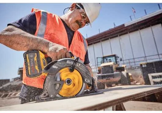 DeWalt FlexVolt diskinis pjūklas pjaunantis plokštę