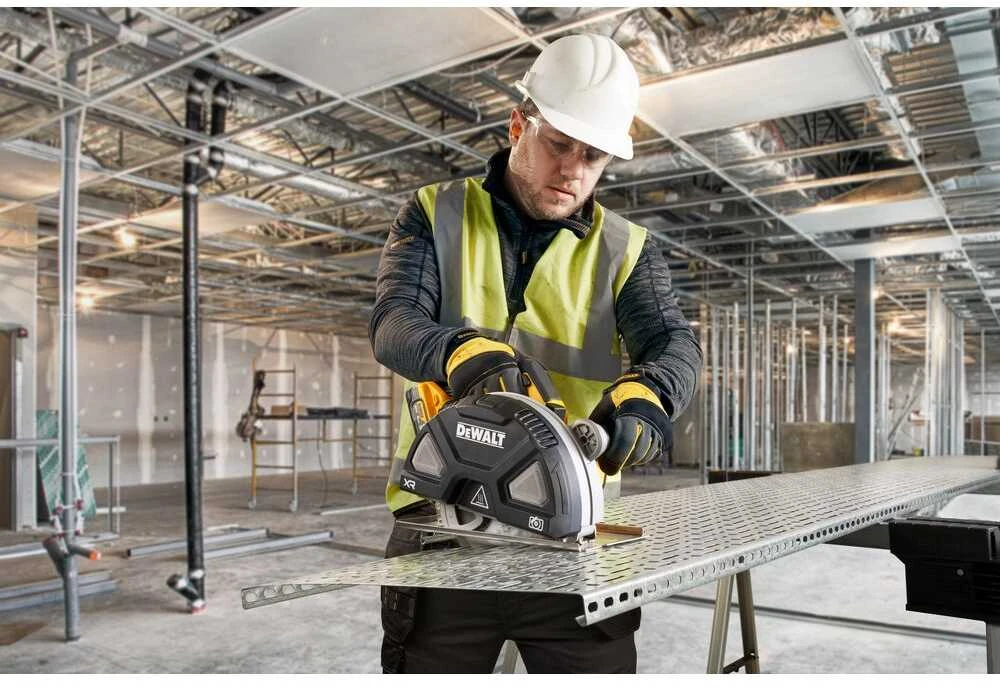 Dewalt 18 V XR metalo diskinis pjūklas 2 x 5 Ah PS
