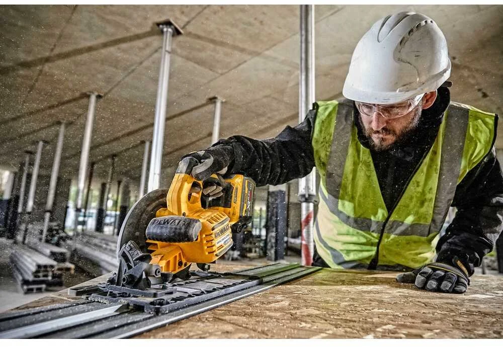 De Walt Akumuliatorinis diskinis pjūklas DeWalt DCS579X2-QW; 54 V; 2x9,0 Ah akum.