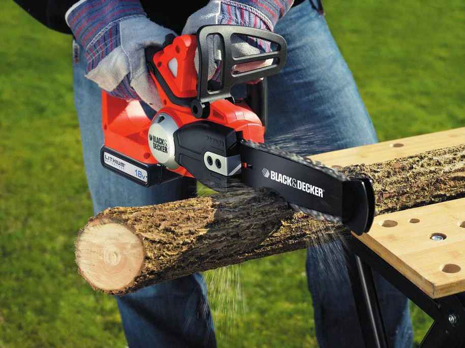 Black & Decker Juodas + DECKER AKU grandininis pjūklas. 18V -