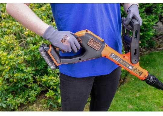 Black & Decker Juodas & Decker Akumuliatorinė žoliapjovė su 25 cm ašmenimis, 18V, Juodas & Decker [BCSTR918D1-QW] 2,0Ah