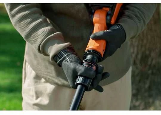 Black & Decker Juodas & Decker Juodas+DECKER ŽOLIAPJOVĖ-TRIMERIS 18V BCSTR918D1 25cm 1×2,0Ah