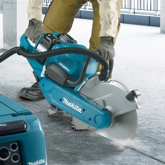 Makita CE002GZ01 Akumuliatorinis pjūklas (Pjaustytuvo modelis, skirtas sausam pjovimui ir naudojimui su dulkių siurbliu) XGT, 40V MAX x2 (80V MAX), diskas 355mm, max 127mm BL-M, 14.1kg, Be akumuliatorių ir kroviklio! Komplektaciniai diskai D-56998