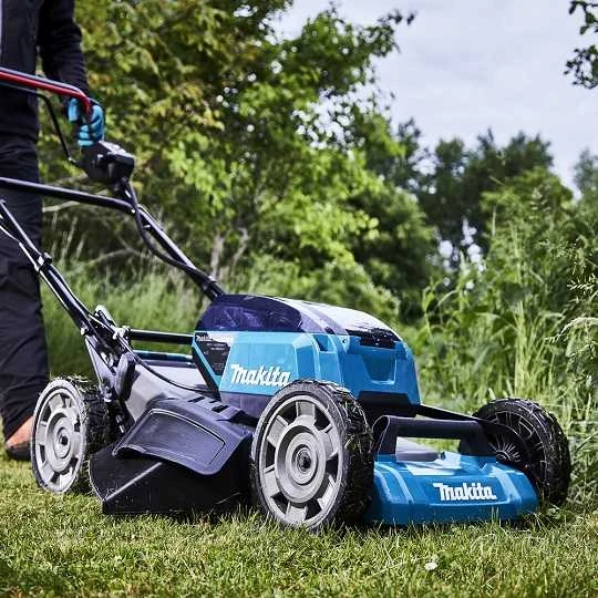 MAKITA.VIEJAŽOJIMAS 2x18V DLM532ZX2 SU PAVARA 53cm ALIUMININIS KORPUSAS
