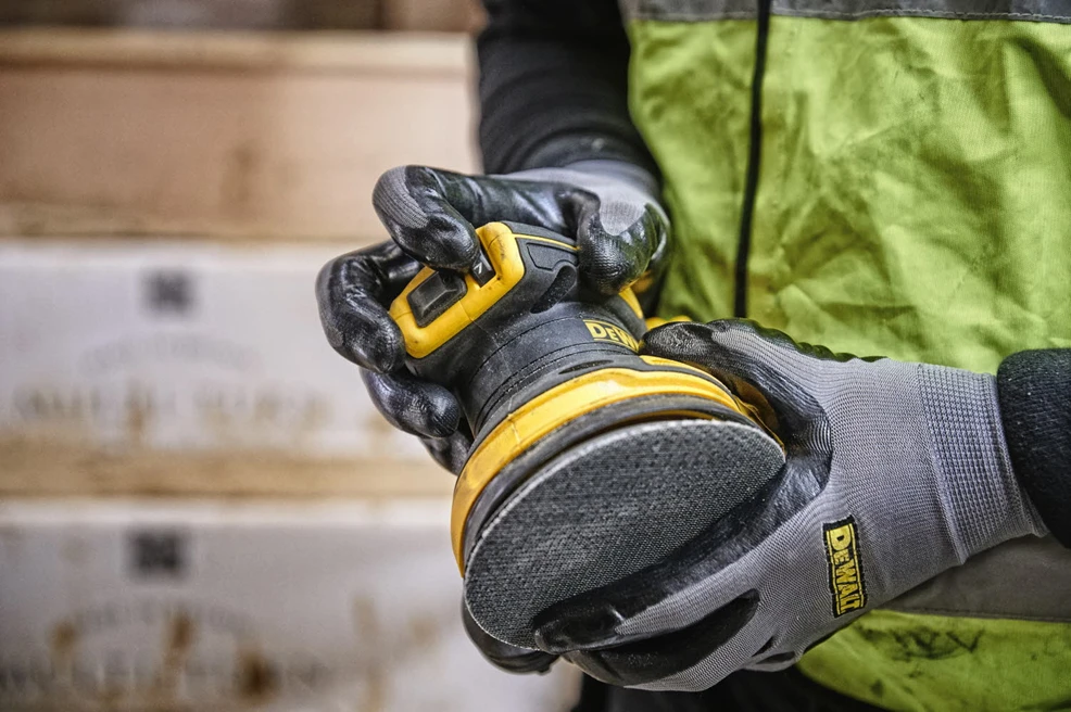 DEWALT akumuliatorinis bešepetėlinis ekscentrinis šlifuoklis DCW210P2 18V 125mm 2x5,0Ah