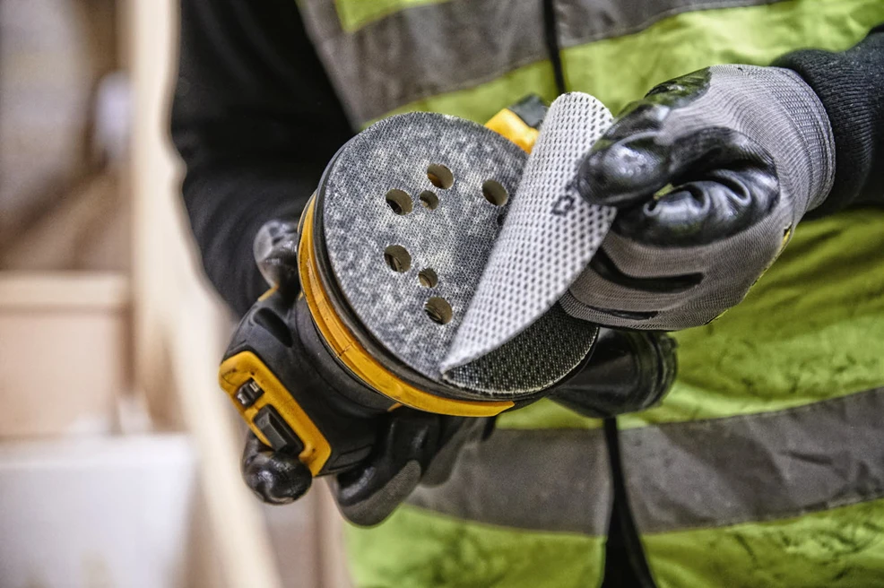DEWALT akumuliatorinis bešepetėlinis ekscentrinis šlifuoklis DCW210P2 18V 125mm 2x5,0Ah