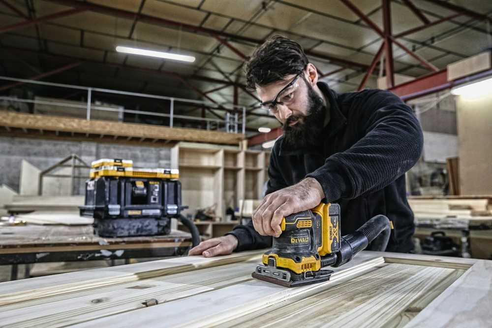 DEWALT šlifuoklis vibracinis 18V DCW200P2 2x5Ah