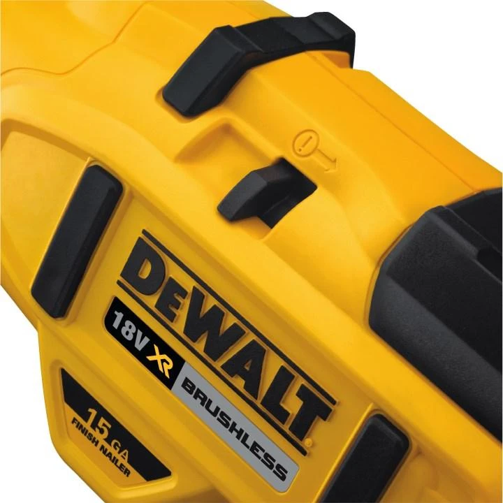 DEWALT akumuliatorinis viniakalis DCN660D2 18V 16Ga 32-63mm 2 x 2.0Ah bešepetėlinis