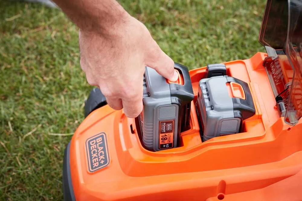 Black & Decker Juodas & Decker BD BATTERY MOWER. 2x18V /33cm BCMW3318N POWERCONNECT