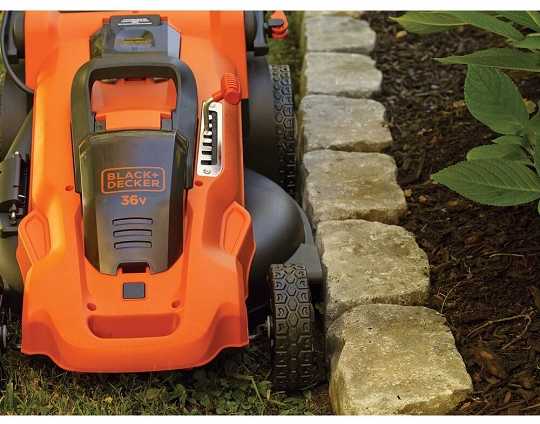 Black & Decker akumuliatorinė vejapjovė CLMA4825L2, 36V, 48cm, 2x2,5Ah