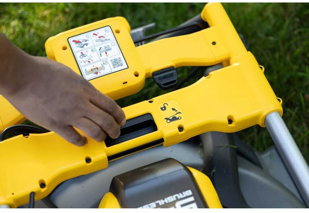 DeWALT stumiama akumuliatorinė vejapjovė DCMWP500N, 53cm, 54V FLEXVOLT be akumuliatoriaus ir kroviklio