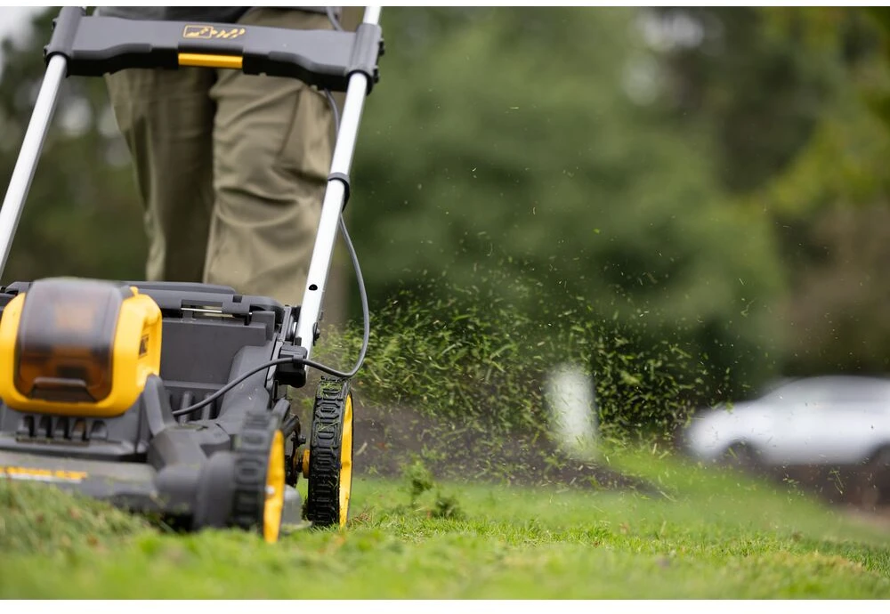 DeWALT stumiama akumuliatorinė vejapjovė DCMWP500N, 53cm, 54V FLEXVOLT be akumuliatoriaus ir kroviklio