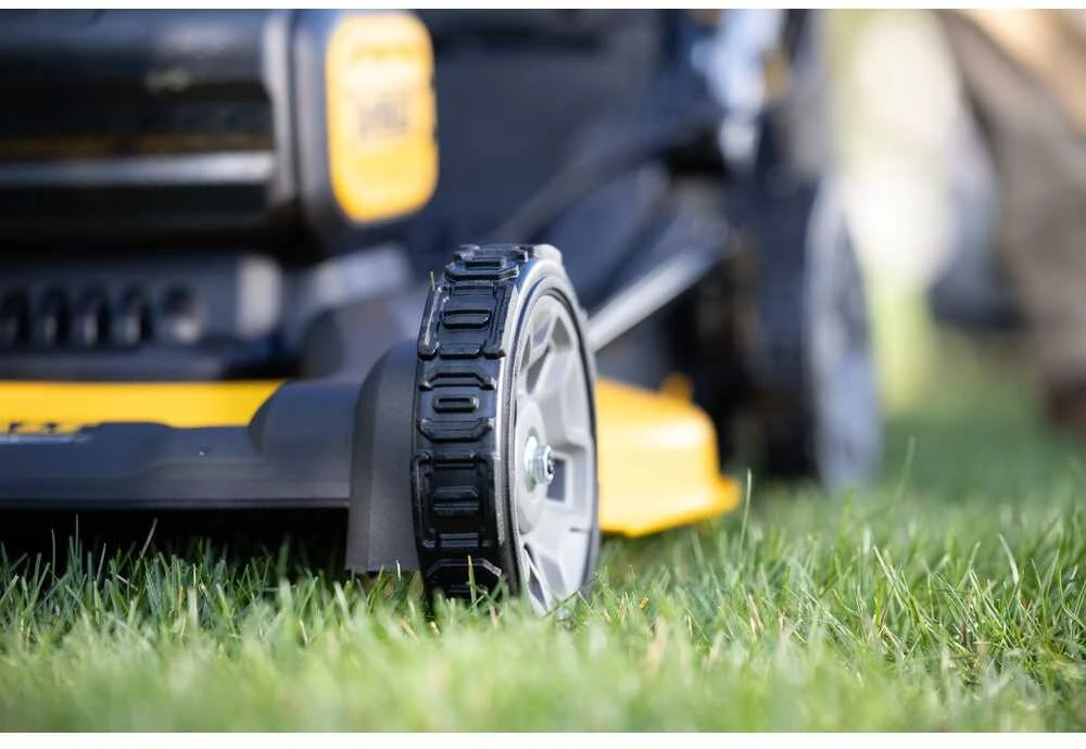 Akumuliatorinė vejapjovė DeWalt DCMWP134W2; 2x18 V; 2x8,0 Ah akum.