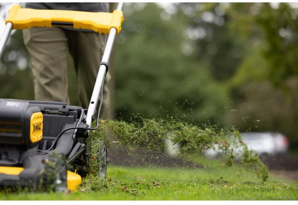 Vejapjovė Dewalt DCMWSP156W2-QW 2x18v XR Self-Propelled Lawn Mower - 2 x 8Ah