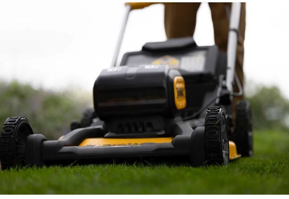 Vejapjovė Dewalt DCMWSP156W2-QW 2x18v XR Self-Propelled Lawn Mower - 2 x 8Ah