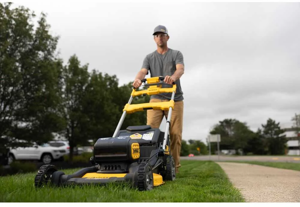 Vejapjovė Dewalt DCMWSP156W2-QW 2x18v XR Self-Propelled Lawn Mower - 2 x 8Ah