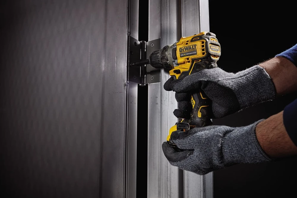 Akumuliatorinis suktuvas-gręžtuvas DeWalt DCD701N-XJ; 12 V; (be akumuliatoriaus ir pakrovėjo)