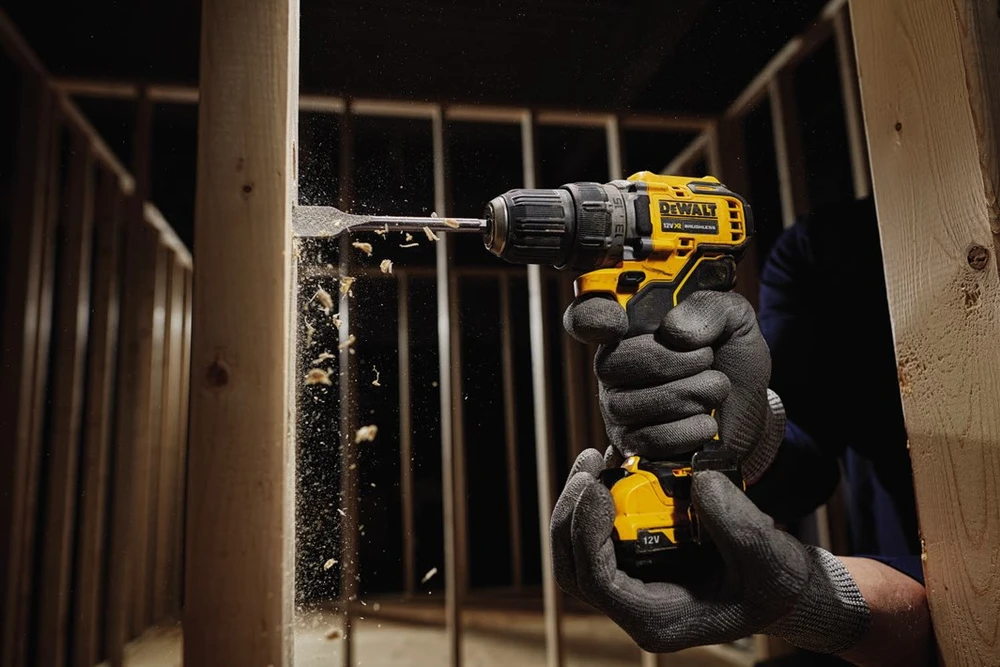 Akumuliatorinis suktuvas-gręžtuvas DeWalt DCD701N-XJ; 12 V; (be akumuliatoriaus ir pakrovėjo)