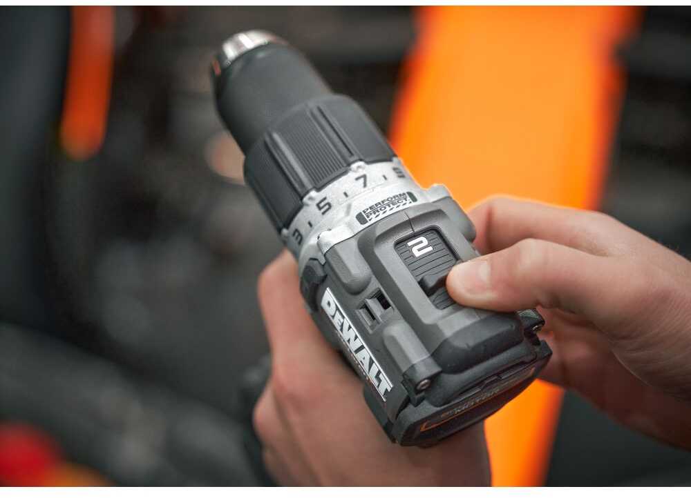 DeWalt MCLAREN DCD85MP2T Drill Driver 18V Juodas, Geltona