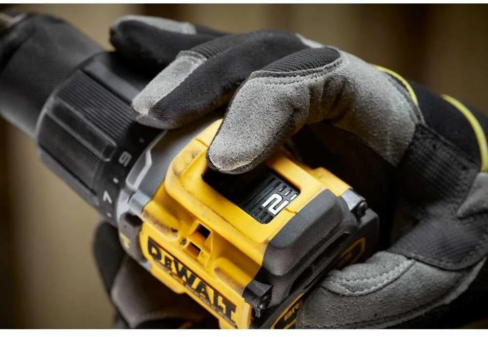 DEWALT suktuvas UDAROWA 18V DCD799N 74Nm BL