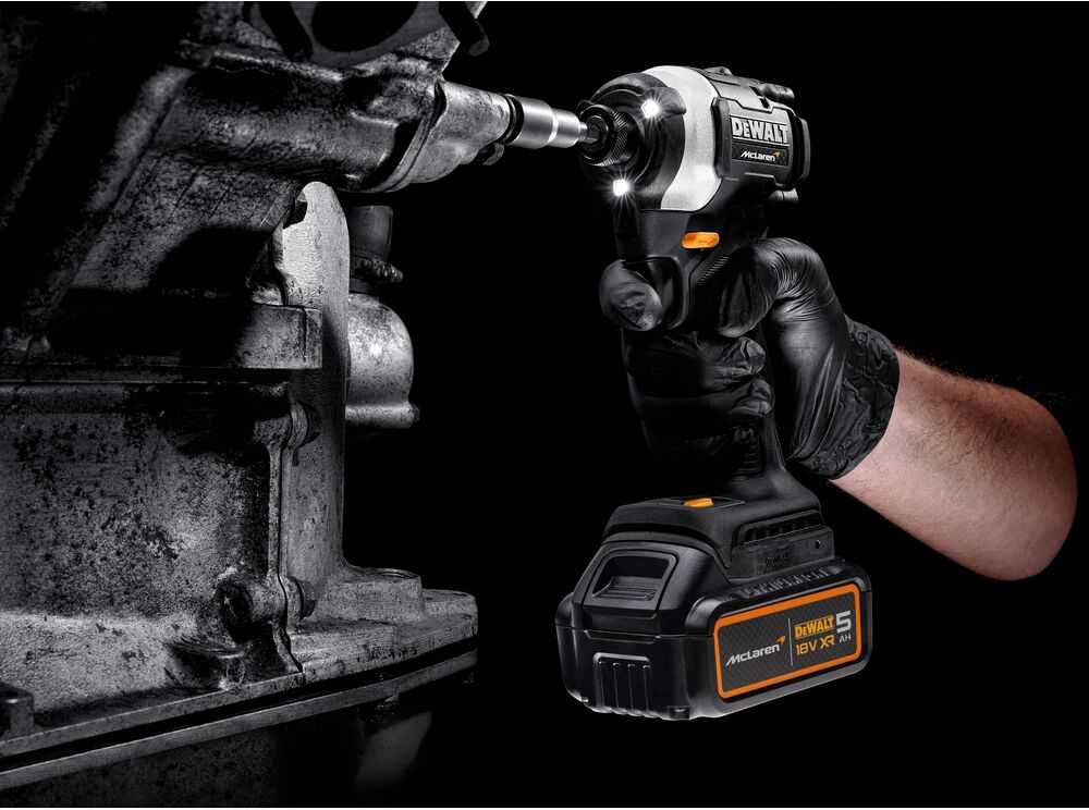 Dewalt 18 V XR sukimo smūginis 2 x 5 Ah „McLaren“
