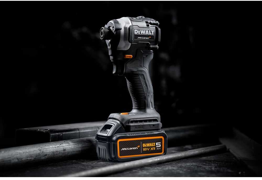 Dewalt 18 V XR sukimo smūginis 2 x 5 Ah „McLaren“