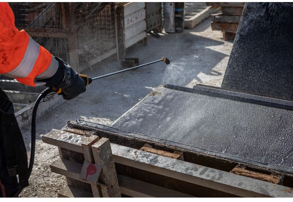 DEWALT OPRYSKIWACZ 18V DCCS1100N DO CHEMII PLECAKOWY