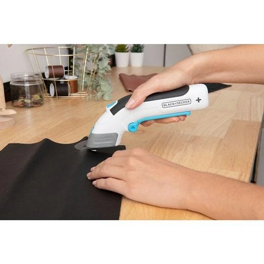 Black & Decker Juodas & Decker Akumuliatorinės universalios žirklės Juodas & Decker BCSC115-XJ; 3,6 V; 1,5 Ah akum.