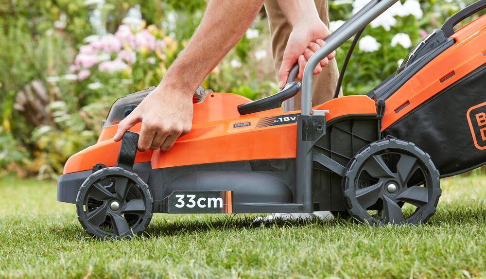 Black & Decker BD AKU vejapjovė. 2x18V / 33cm