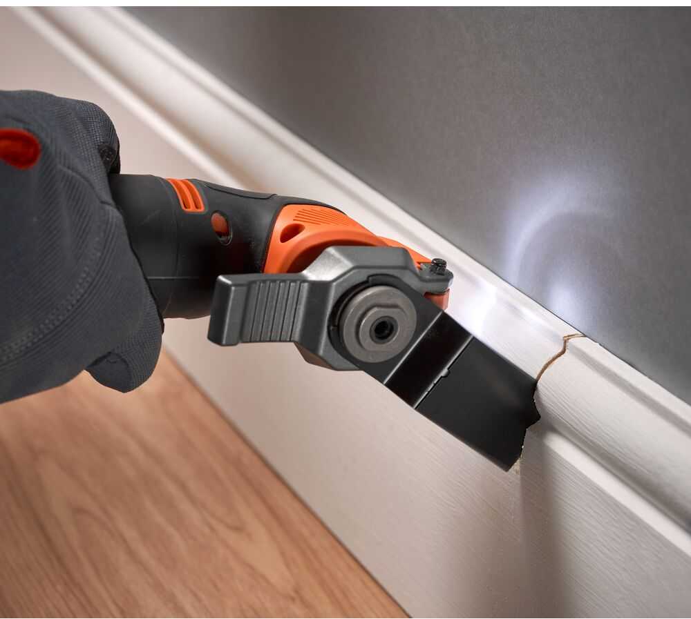 Black & Decker Juodas & Decker belaidis daugiafunkcis įrankis 18V Li-Ion 1x2.0Ah POWER CONNECT Juodas+DECKER [BDCOS18D1K-QW] + 20 priedų,