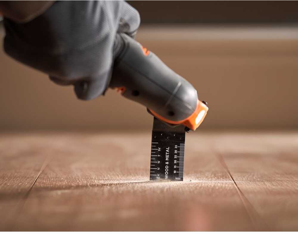 Black & Decker Juodas & Decker belaidis daugiafunkcis įrankis 18V Li-Ion 1x2.0Ah POWER CONNECT Juodas+DECKER [BDCOS18D1K-QW] + 20 priedų,