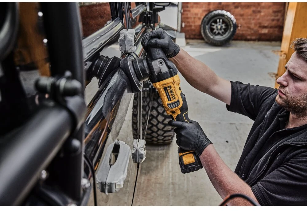 DeWalt Akumuliatorinis poliruoklis DCM848N 18 V, 125mm, be akumuliatoriaus ir kroviklio