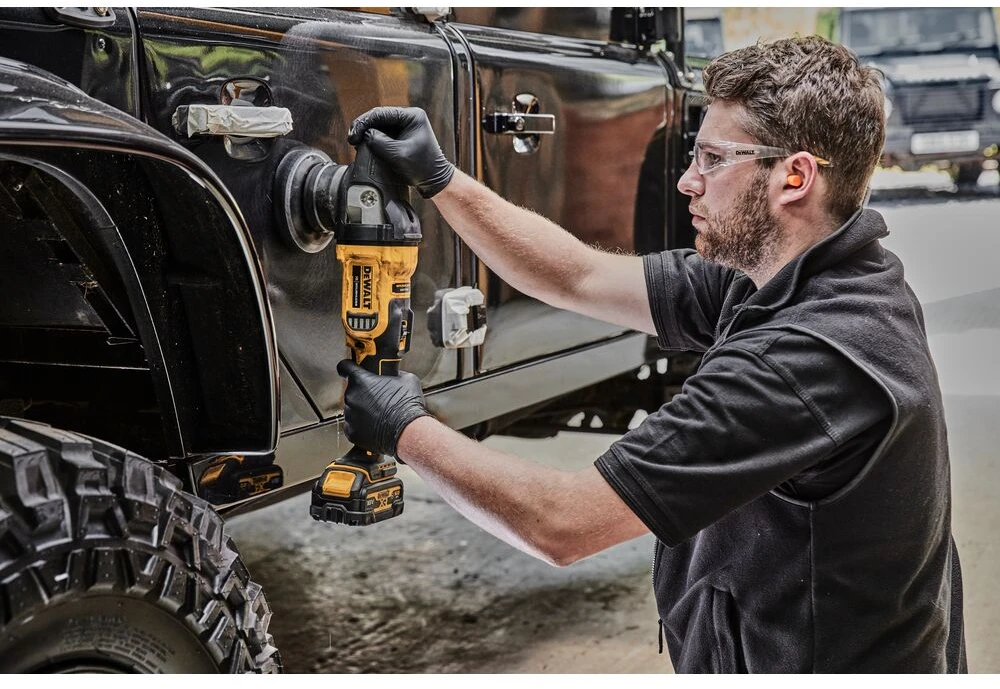 DeWalt Akumuliatorinis poliruoklis DCM848N 18 V, 125mm, be akumuliatoriaus ir kroviklio